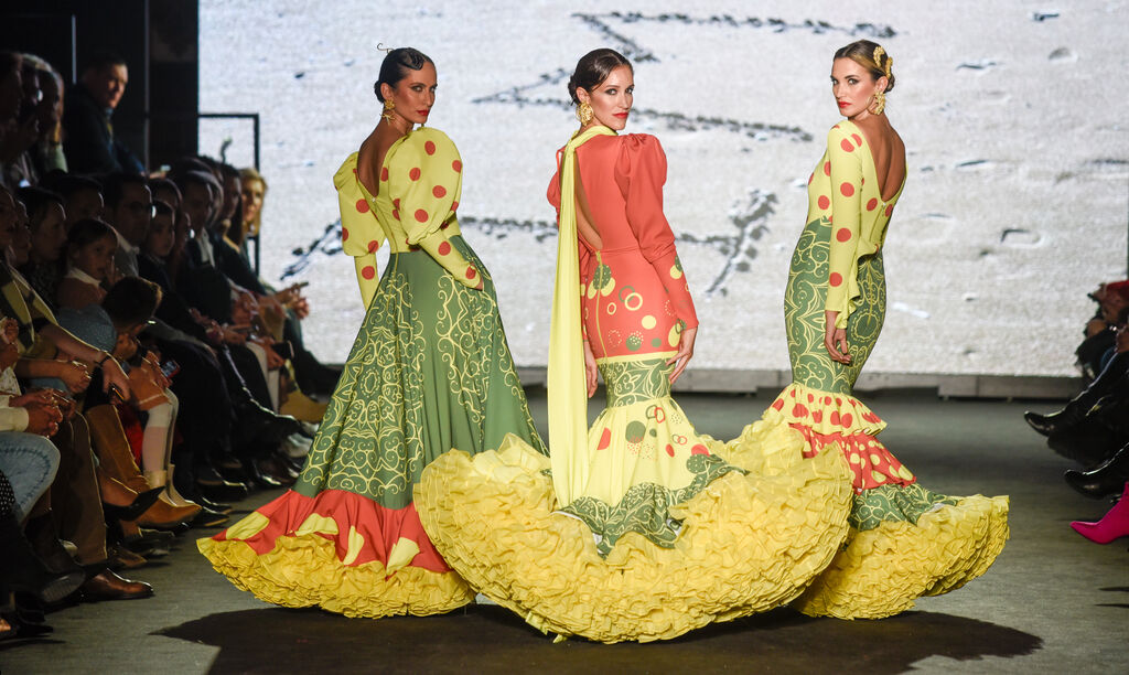 Deslumbra con Elegancia Flamenca: El Poder de los Flecos en Tu